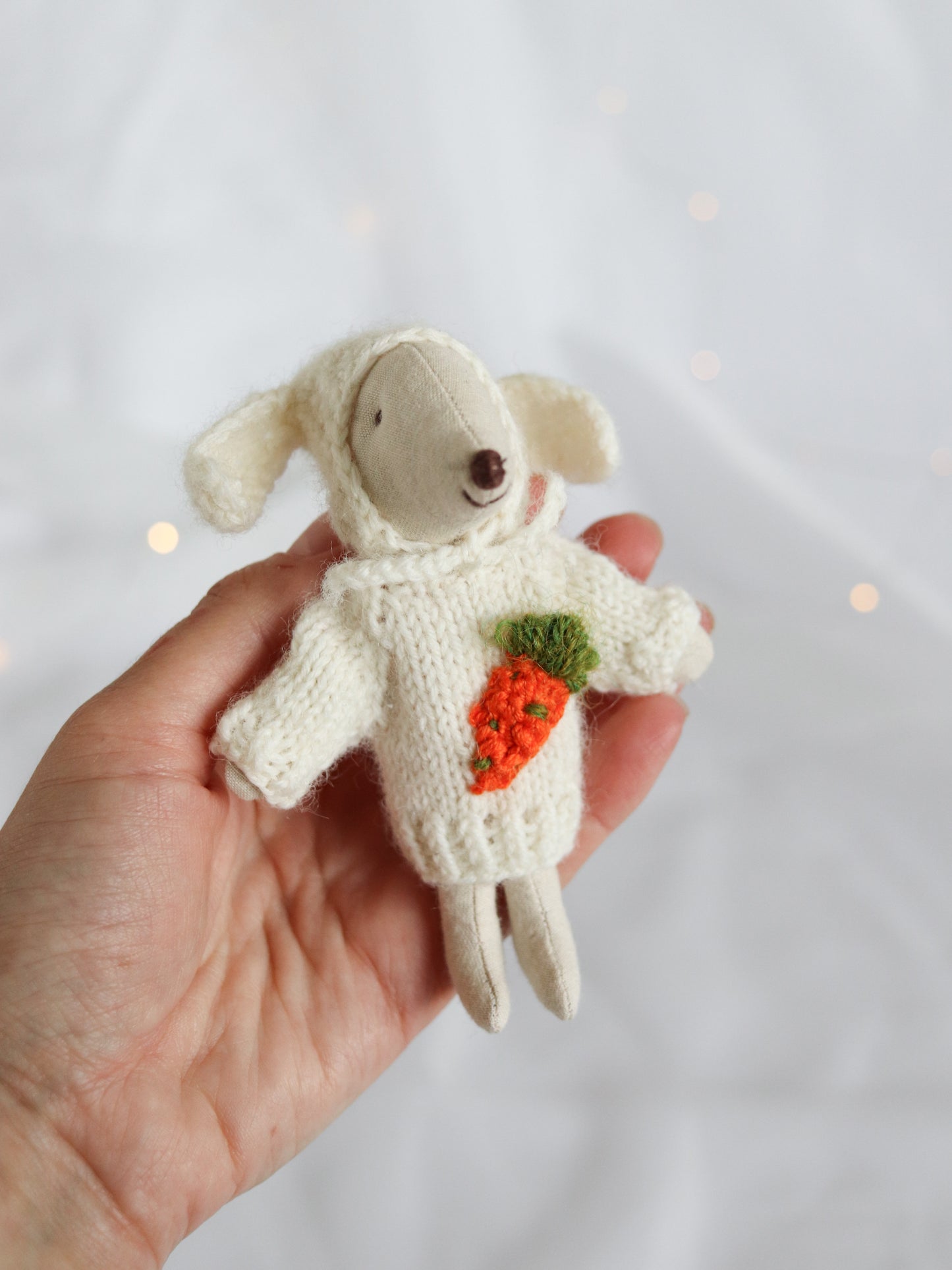 Cute handmade Maileg mouse clothes set – cozy sweater and beanie
