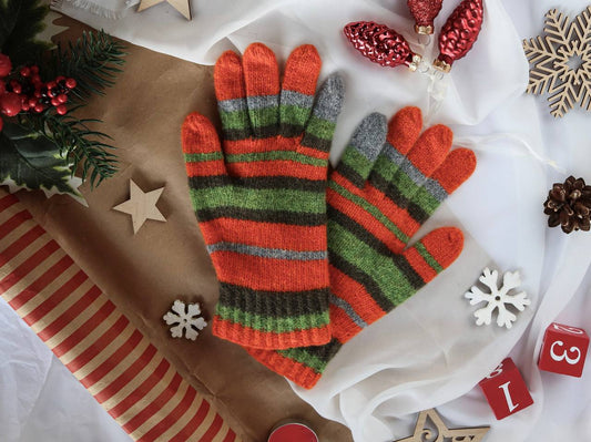 Coraline gloves hand knitted with merino wool - Christmas woman,  teen gift